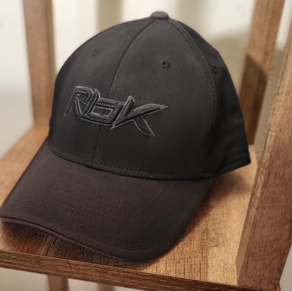 Vintage NWOT Reebok Hat Cap OS Rbk Logo Black Embroidered - Picture 2 of 10